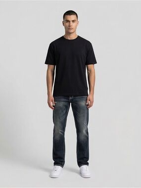 Men's Vintage
Washed Distressed
Blue Denim Jeans